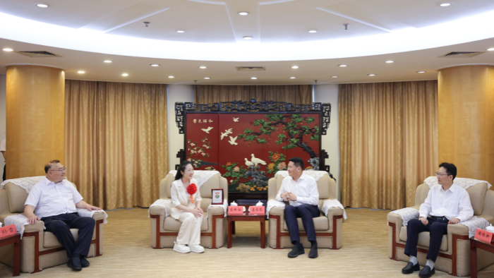 市委書記姜冬冬會(huì)見出席第七次全國(guó)自強(qiáng)模范暨助殘先進(jìn)表彰大會(huì)歸來的全國(guó)自強(qiáng)模范高梓涵