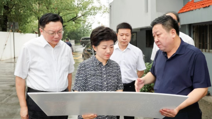 萬聞華“四不兩直”調(diào)研生態(tài)環(huán)境保護工作